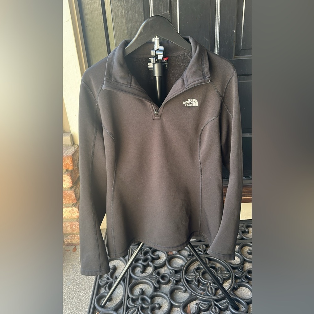 The North Face quarter zip size large